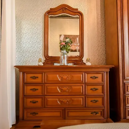 Ultracentral 2br With Balcony & Unique Design Apartment Bucharest