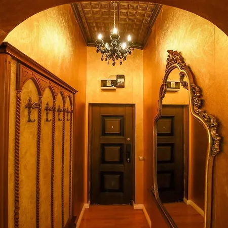 Ultracentral 2br With Balcony & Unique Design *