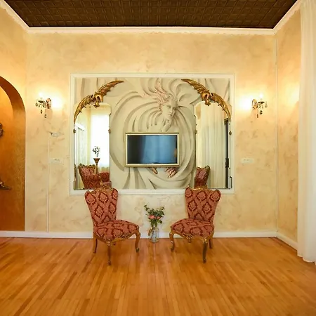 Apartment Ultracentral 2br With Balcony & Unique Design