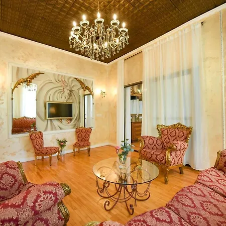 Apartment Ultracentral 2br With Balcony & Unique Design *